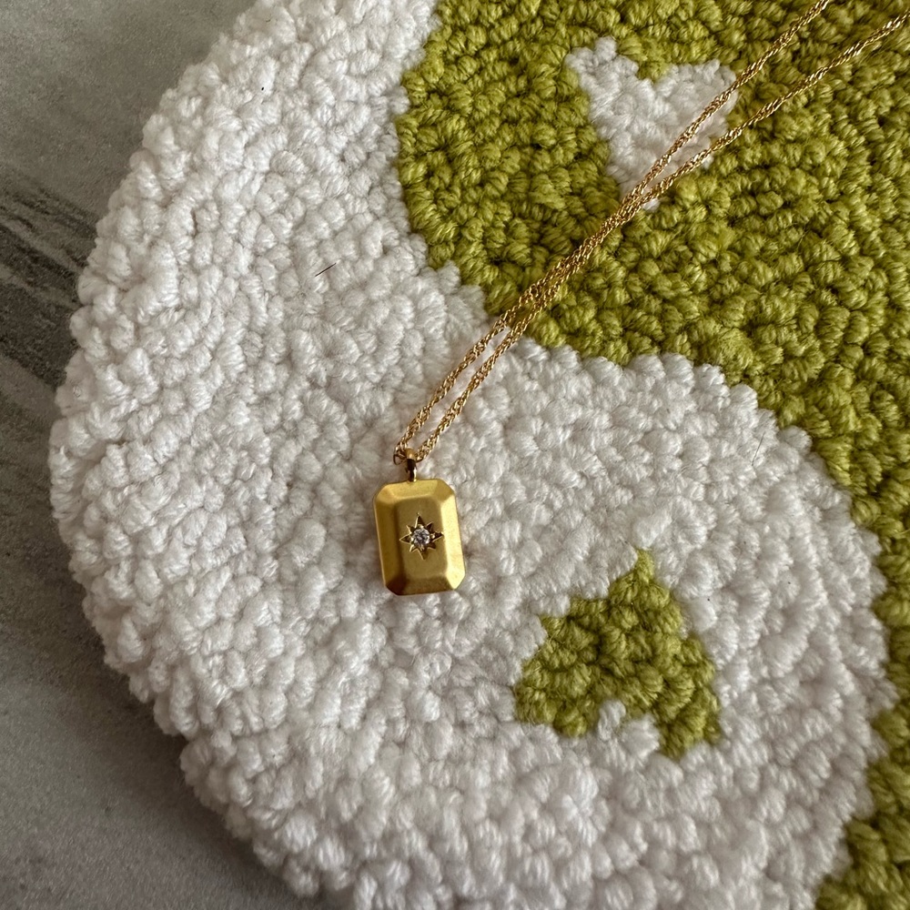 Fiveandtwo UO starburst charm necklace
